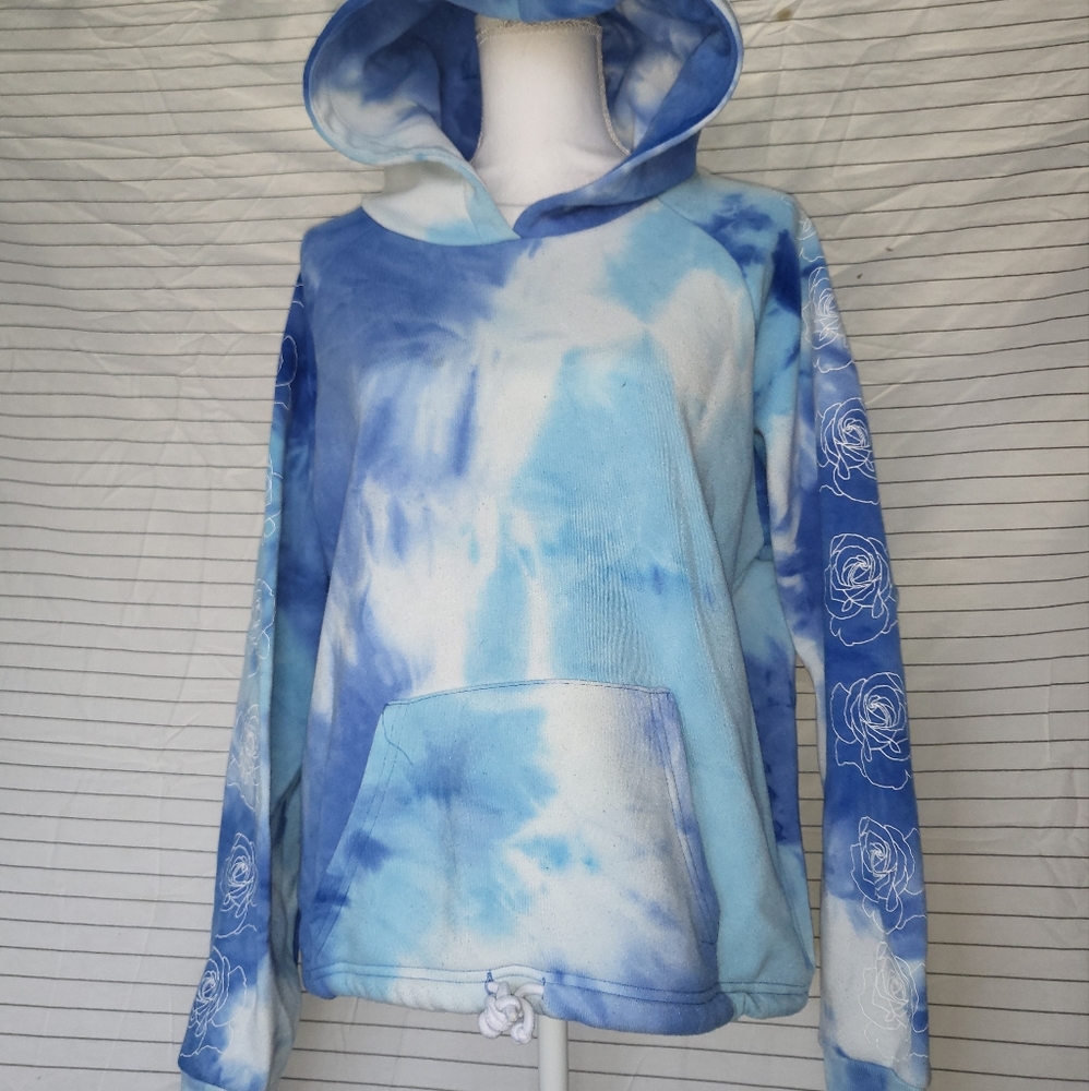 Tie dye cropped hoodie with white rose design